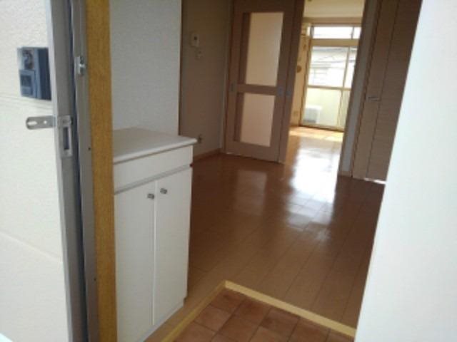 メイゾンカルム 玄関