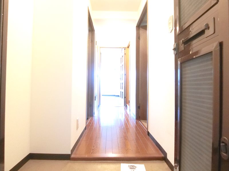 グランパス富田林 玄関