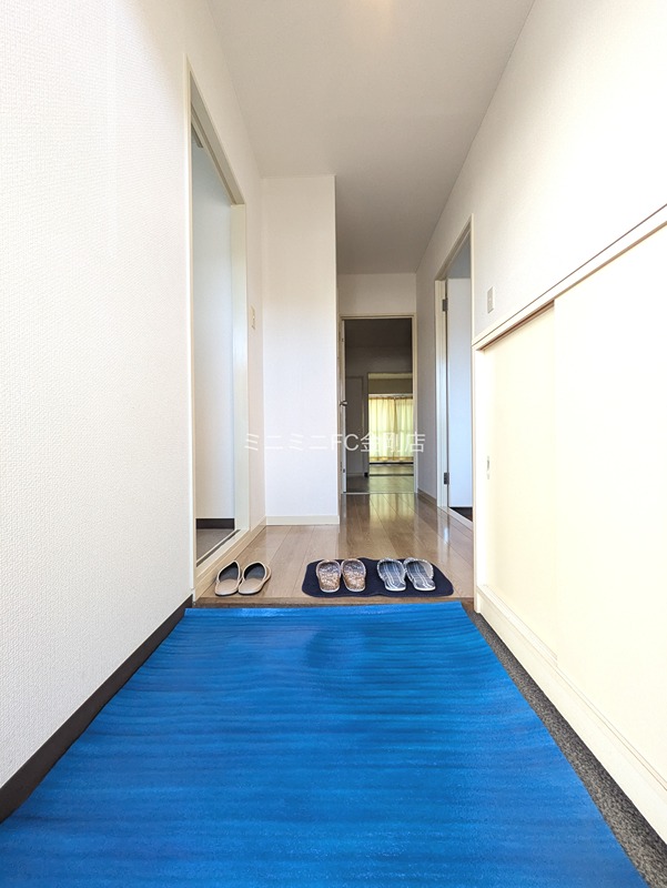 アミール西野 玄関