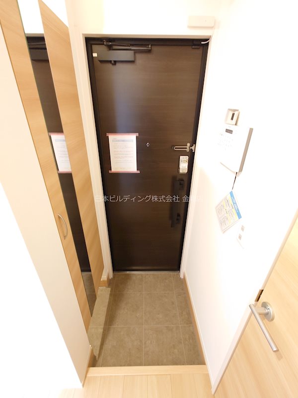 グラン・グレース金剛 玄関