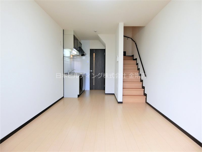 スリーハーブズ狭山Ⅱ番館 リビング