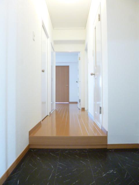 レジデンスレイク深井 玄関