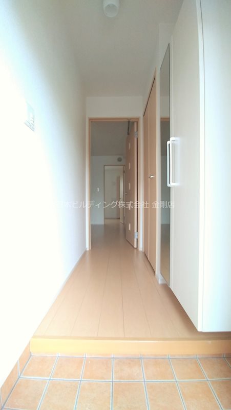 マーガレットハウス 玄関