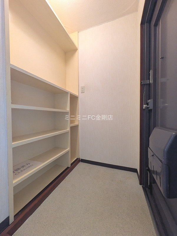 エステート北野田 玄関