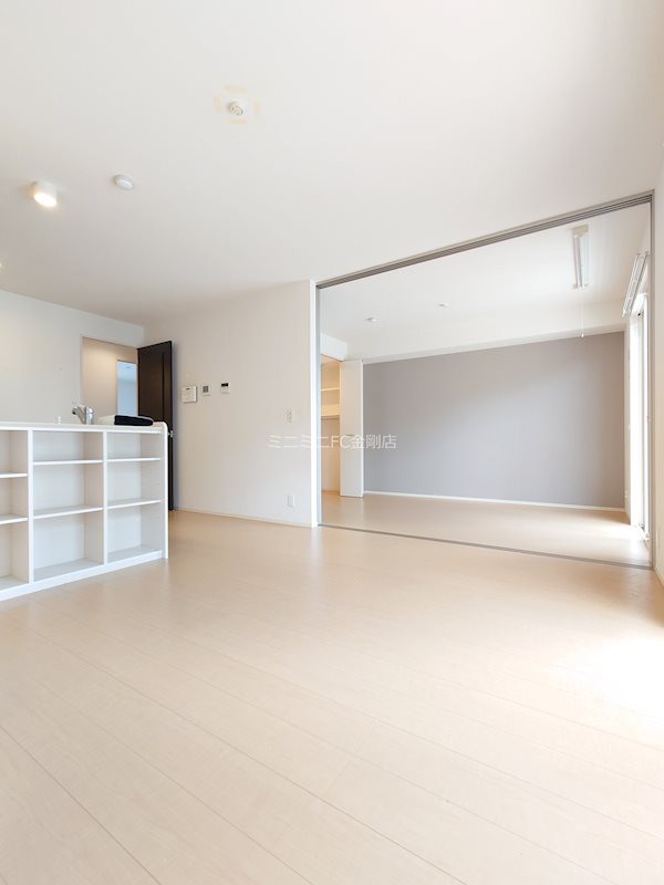 アヴァンセ和泉中央　Ａ棟 リビング