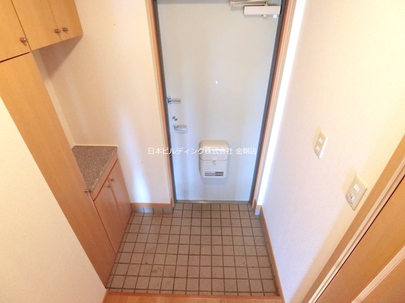 エレガンシア金剛 玄関