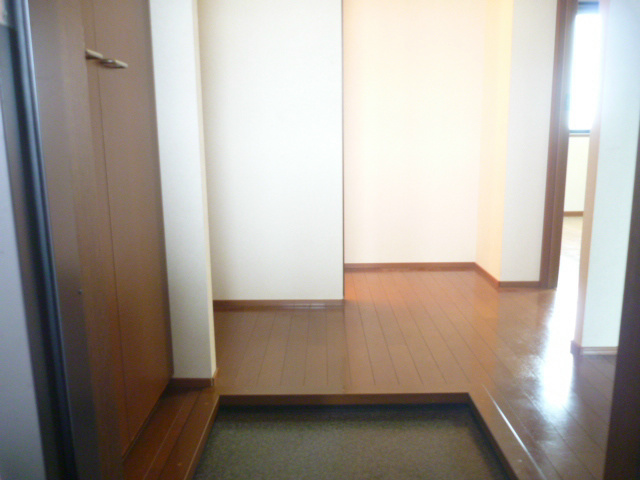 6610茜 玄関