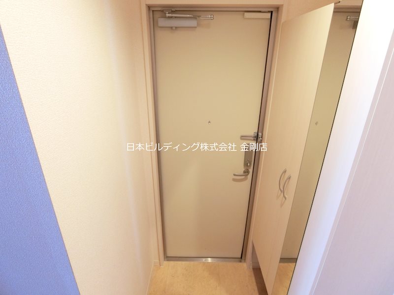 グランレイク金剛 玄関