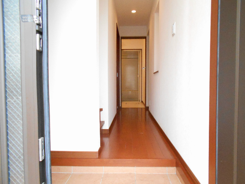 メゾネットアーリア 玄関