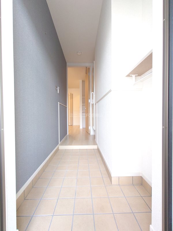 イーストビレッジ 玄関