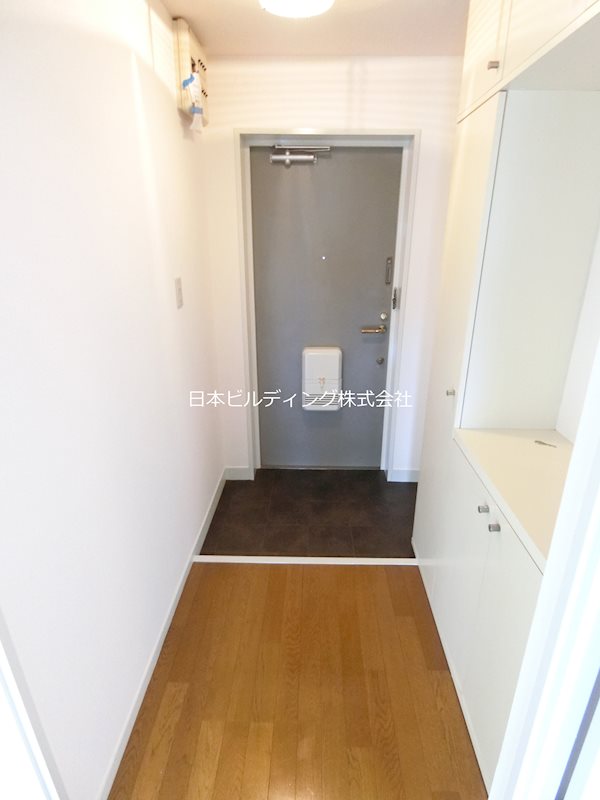 メゾンアザレア 玄関