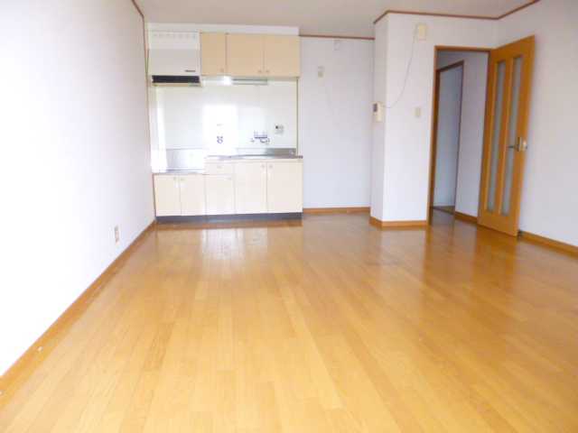 シャングリラ深井 リビング