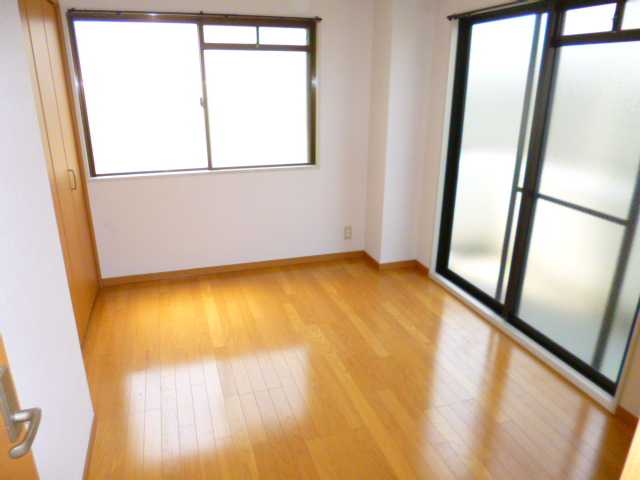 シャングリラ深井 ベッドルーム