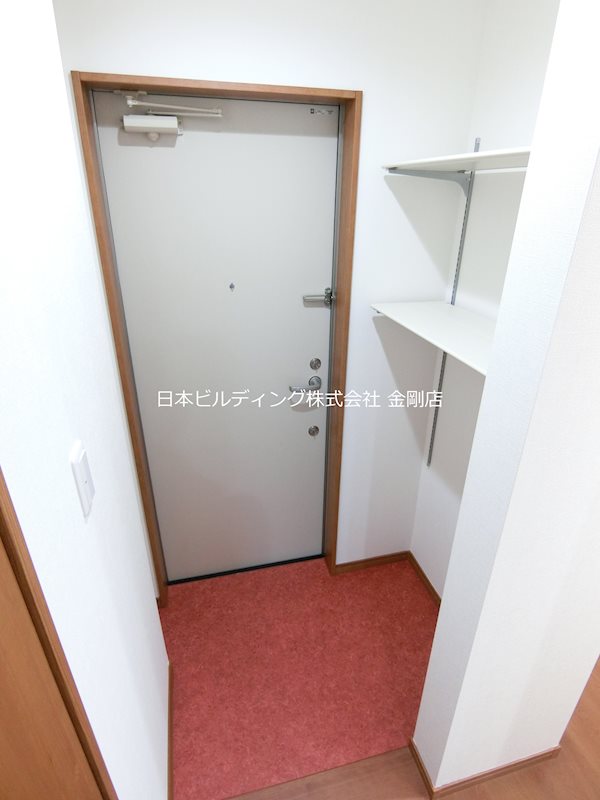 ラ・メール富田林本町B棟 玄関