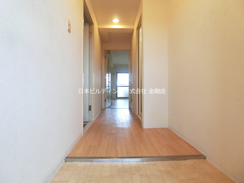 バルカン富田林 玄関