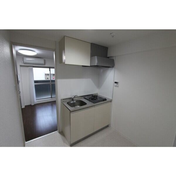 エヌエムトラントウエスト リビング