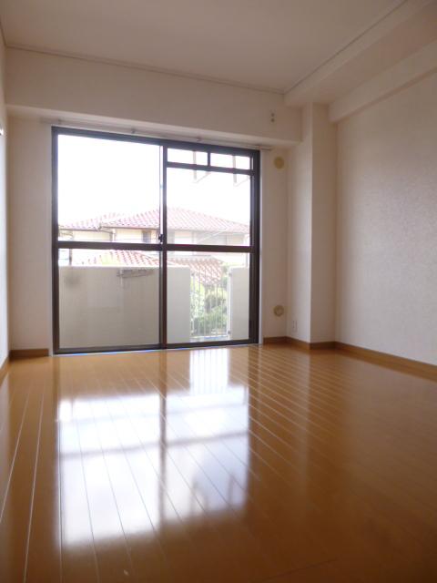 レジデンスレイク深井 ベッドルーム