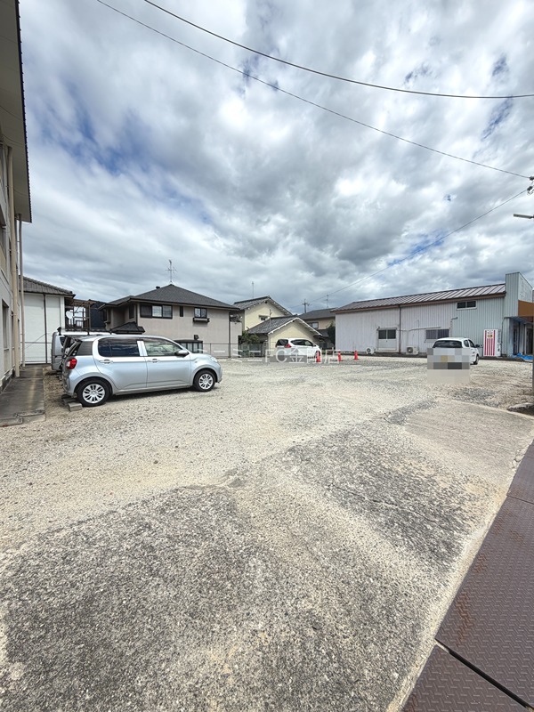 山本ハイツ 駐車場