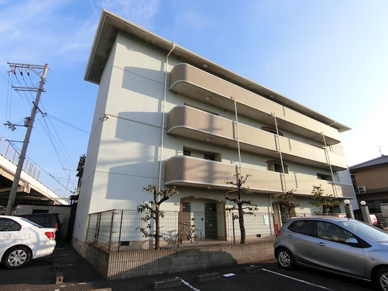 ロイヤル日根野 外観写真