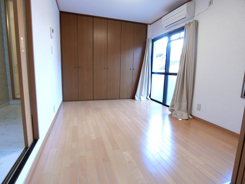 ロイヤル日根野 ベッドルーム