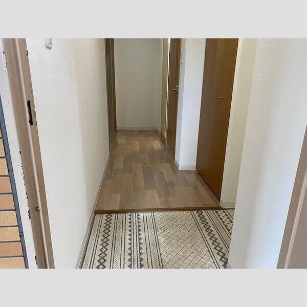 エスポワールイワタ2  玄関