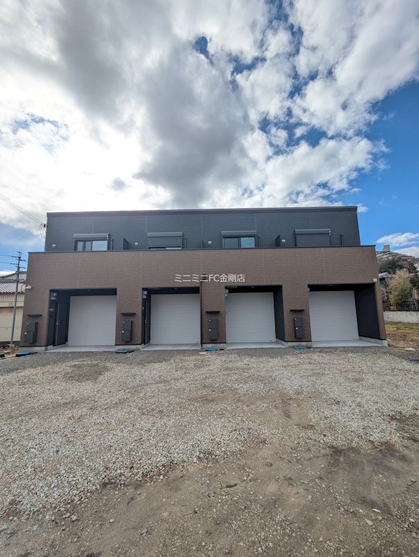 East Garage Place  外観