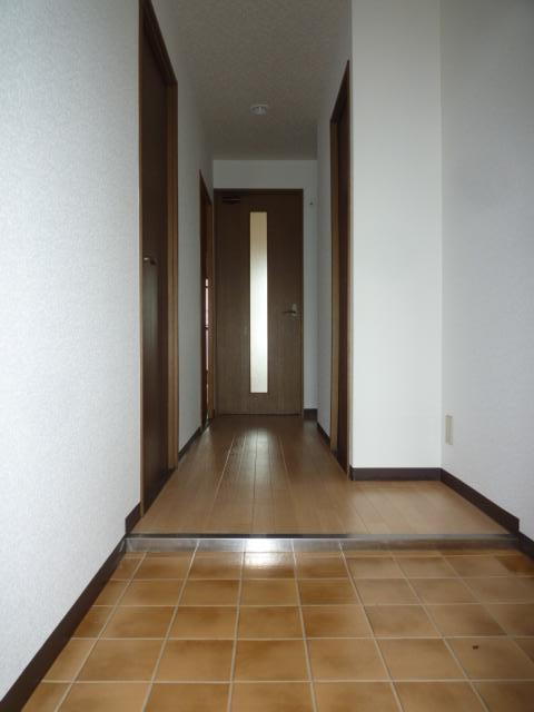 メゾンボヌール 玄関