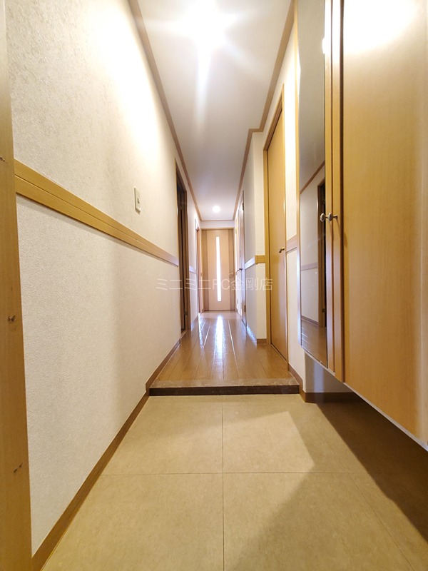 リヴィエール寺内町 玄関