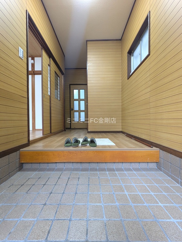 茱萸木7丁目貸家  玄関