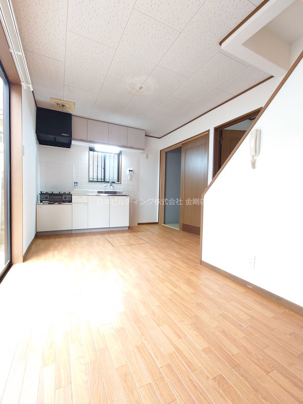 河内長野市末広町5-45貸家  リビング