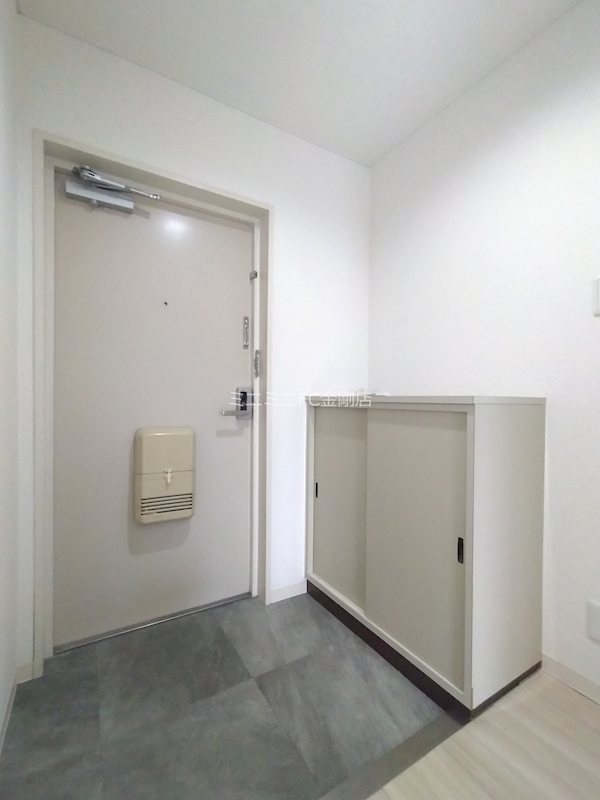 プレスト・コート弐番館 玄関