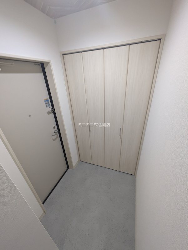 クリエオーレ菊水町 玄関