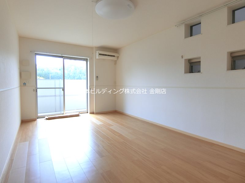 ビッグウエスト リビング