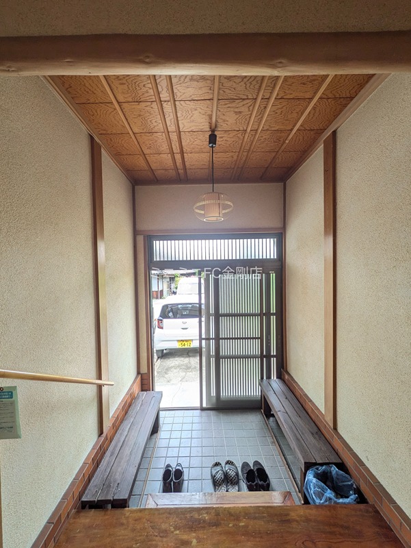 小塩町貸家 玄関