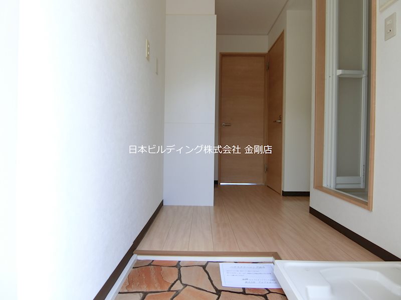 リヴァーサイド金剛 玄関