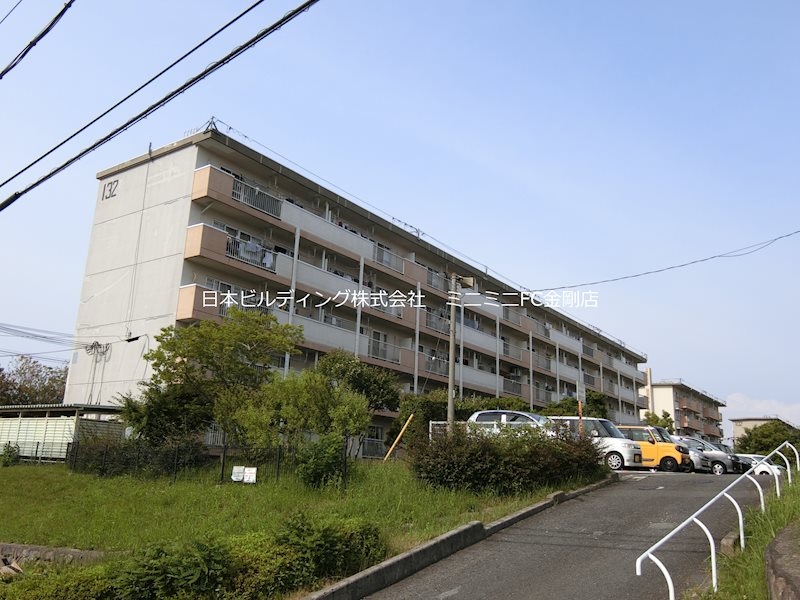 ＵＲ金剛団地　132号棟 外観