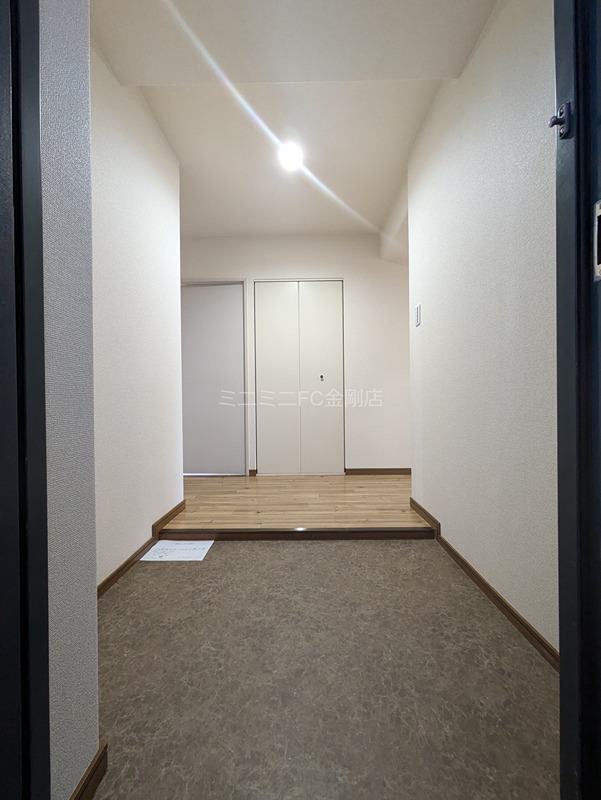 アメニティ長野6号棟 玄関