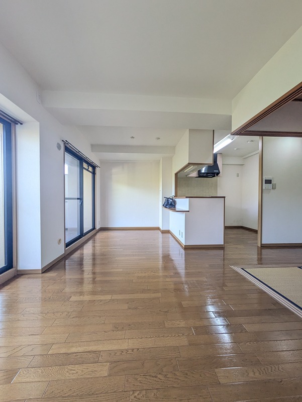 エバーランドシティ新・泉北8番館 リビング
