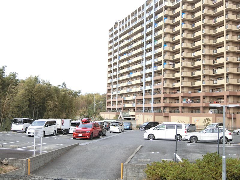 エバーランドシティ新・泉北8番館 駐車場