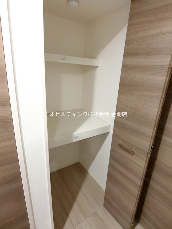 メゾンドール北野田 収納