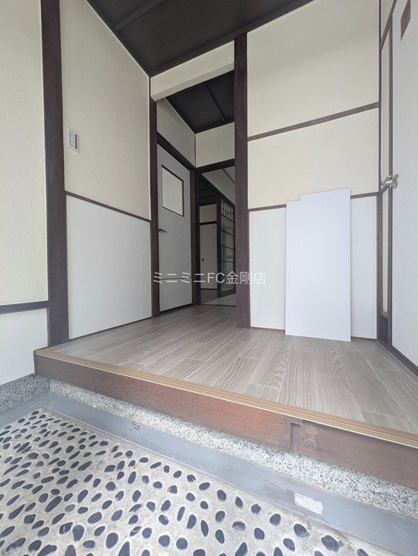 美原区大饗貸家 玄関