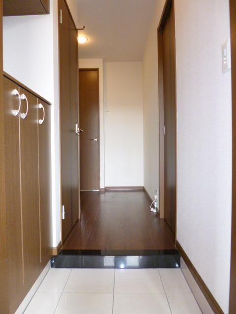 シャルマン桂 玄関
