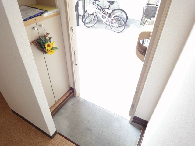 ハイツジュピターＢ棟 玄関