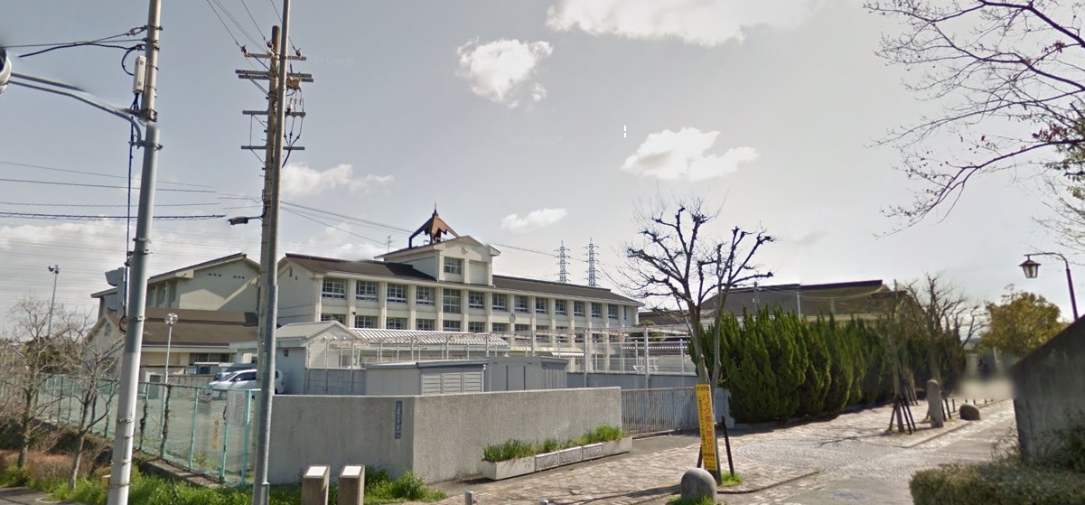 いぶき野2丁目貸家 小学校