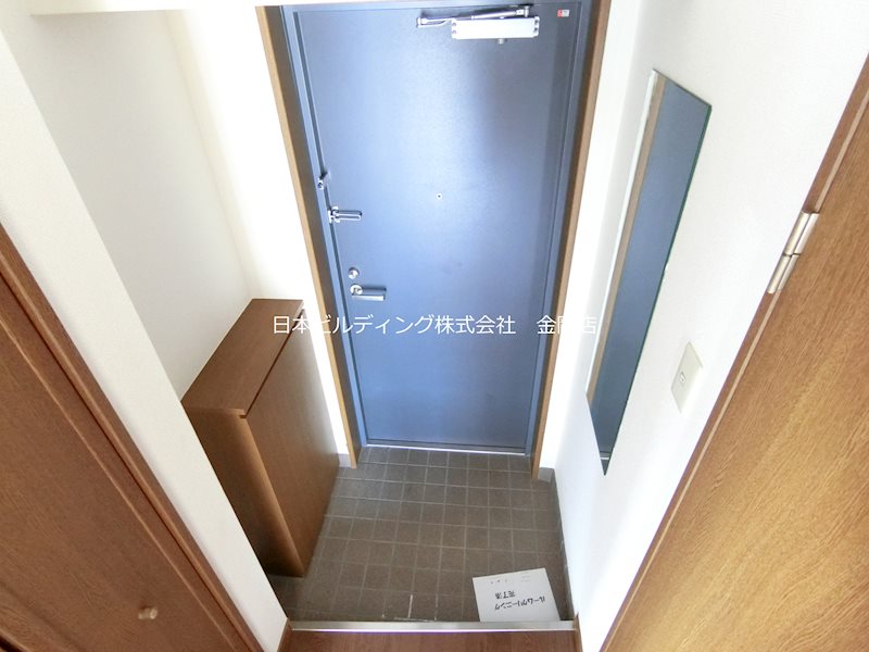 レジデンス川原 玄関