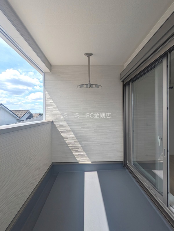 美原区平尾戸建 ベランダ