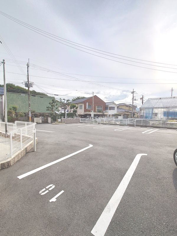 プラザハウス 駐車場