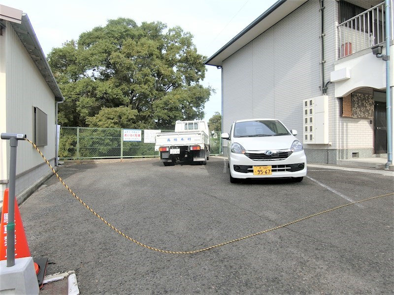 高橋ハイツ 駐車場