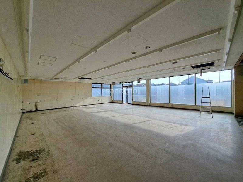 田原店舗 内装