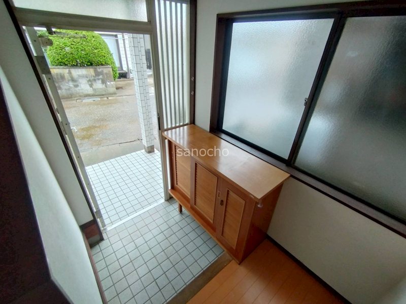 ハイツダイリン長塚戸建 玄関